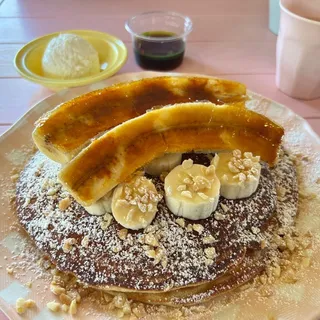 Banana & Mac Nuts Pancake*
