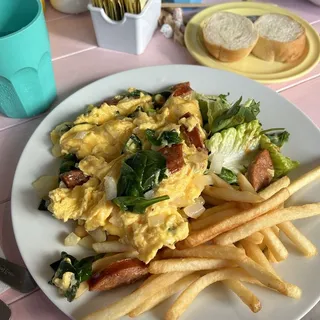 Portuguese Sausage, Onion & Spinach Scramble