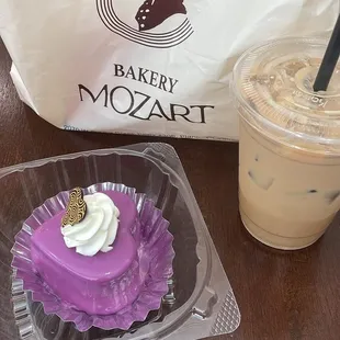 blueberry moose and the Spanish latte