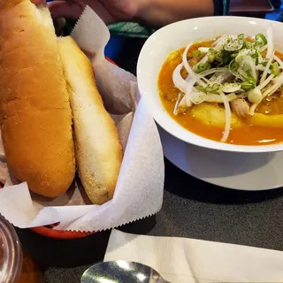 Banh Mi Ca Ri Ga