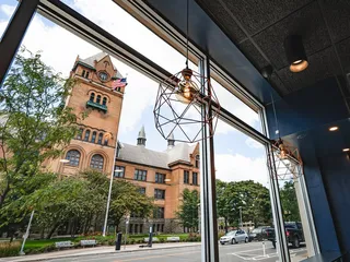 -320° Coffee & Creamery