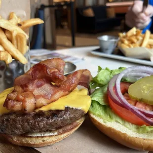 Steak au Poivre burger