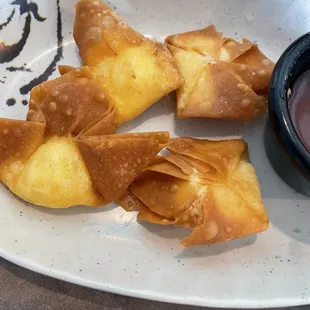 Cream cheese wontons