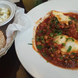 Hummus Veggie Shakshuka