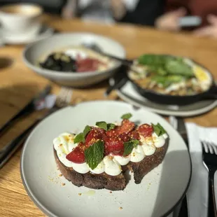 Whipped Ricotta Toast (rating: 4/5)