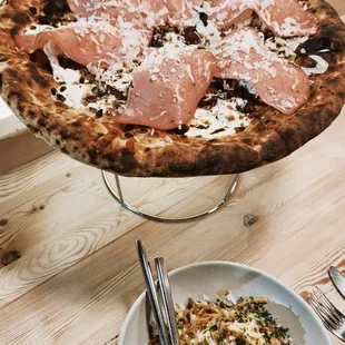 Mortadella pizza
