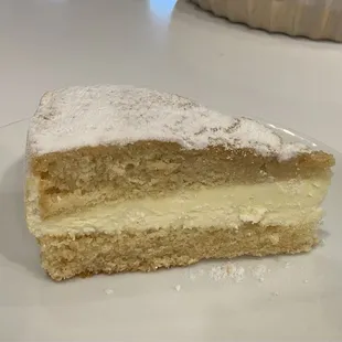 Italian Lemon Cream Cake