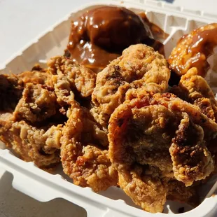 a tray of fried food
