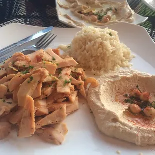 Chicken swarma plate --- prob didn&apos;t spell that right