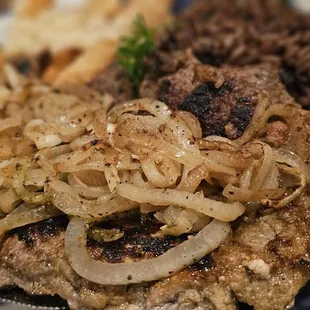 Bistec pork with mushrooms... huge plate