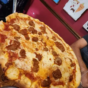 NY Pizza with meatballs