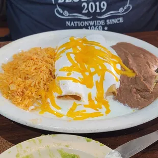 a plate of mexican food