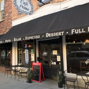 the outside of the restaurant