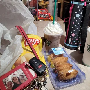 the contents of a starbucks bag