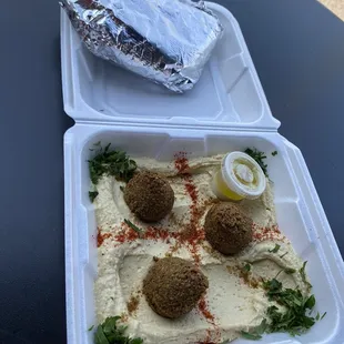 Falafel humus Plate