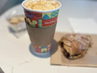Le Petit Cafe