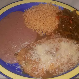 a plate of mexican food