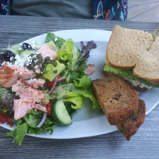 Combo with a 1/2 Tuna Laguna sandwich and 1/2 Smoked Salmon salad with a choice of one side, two slices  of zucchini bread.