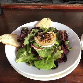 Goat Cheese & Beet Salade