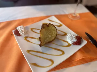 DC Capitol Square Bar & Grill