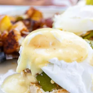 Fried Chicken Benedict ($16.99)