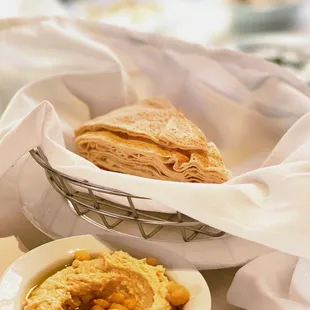 Hummus with pita bread