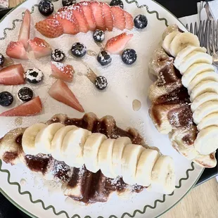 Croffle with fruits &amp; ice cream