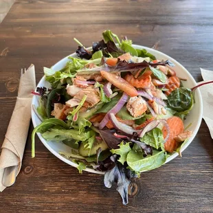 Green salad with turkey