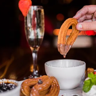 Churros con Chocolate