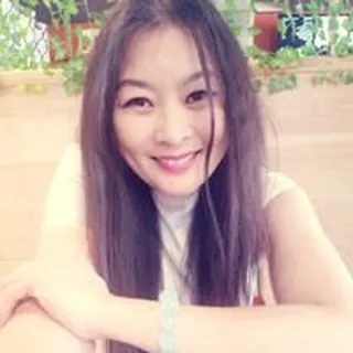 Uyen D.