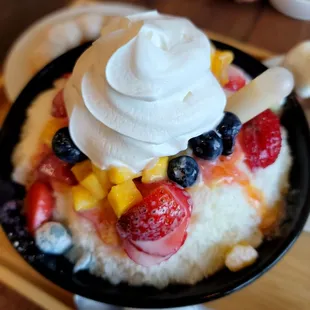 Fruit bingsu