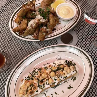 Carciofi fritti and Ricotta crostini