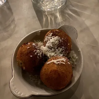 Linguini Cacio e Pepe