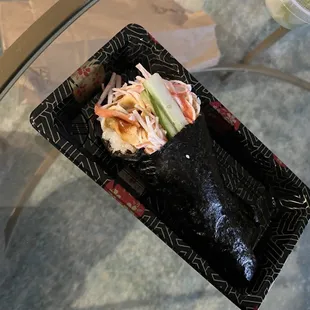 Complimentary hand roll