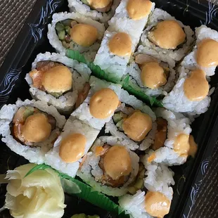 Spicy salmon rolls