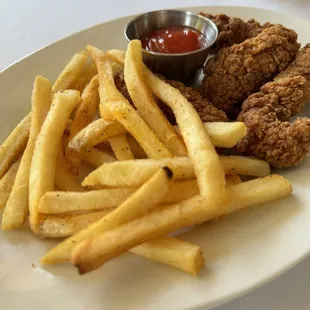 Kids chicken tenders super delicious and crispy.