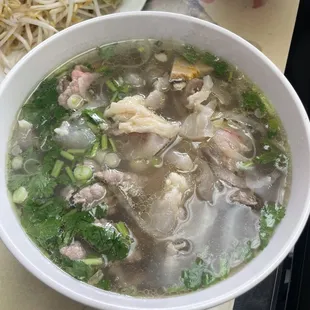 Beef and tendon pho