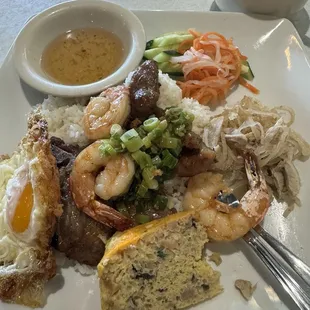 Com dac biet (yummy)
