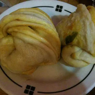 Ting mo, sort of like Chinese steamed bun