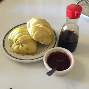 Tingmo (garlic bread)