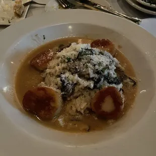 Scallops with mushroom risotto