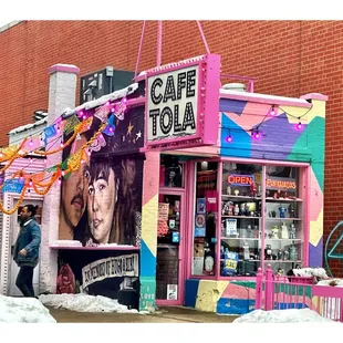 Cafe Tola. (NSouthport / WAdison )Ave Lakeview Coffee Tea Empanadas .Cool!