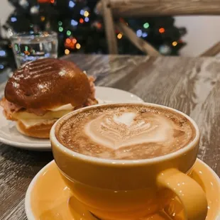 Mocha latte and breakfast sandwich w/ ham