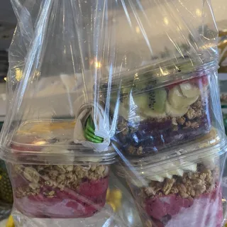 Dragon Fruits Acai Bowl