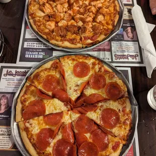 Buffalo chicken and pepperoni (ordered well done)