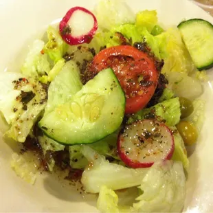 Garden salad with vinaigrette