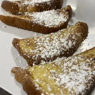 french toast with powdered sugar