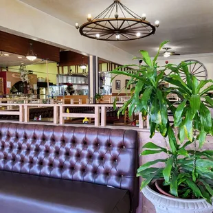 Chick N Coop side - dining area is shared?