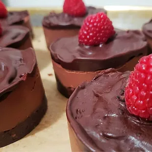 Chocolate raspberry cashew cheesecake