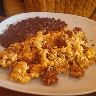 Huevos Revueltos Con Chorizo Brunch